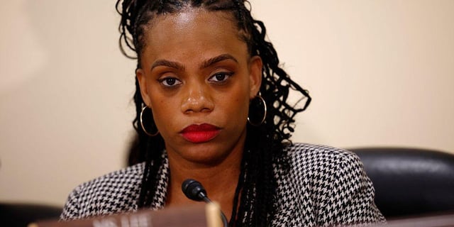 'Huge Win for the American People' as House Subcommittee Votes to Subpoena Epstein Docs | "The public deserves to know who was complicit in Epstein's heinous crimes, including people with immense power in our government," said the top House Oversight Committee Democrat.