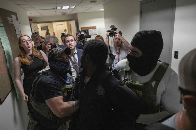 ICE employee quits: "Had to make a moral decision"