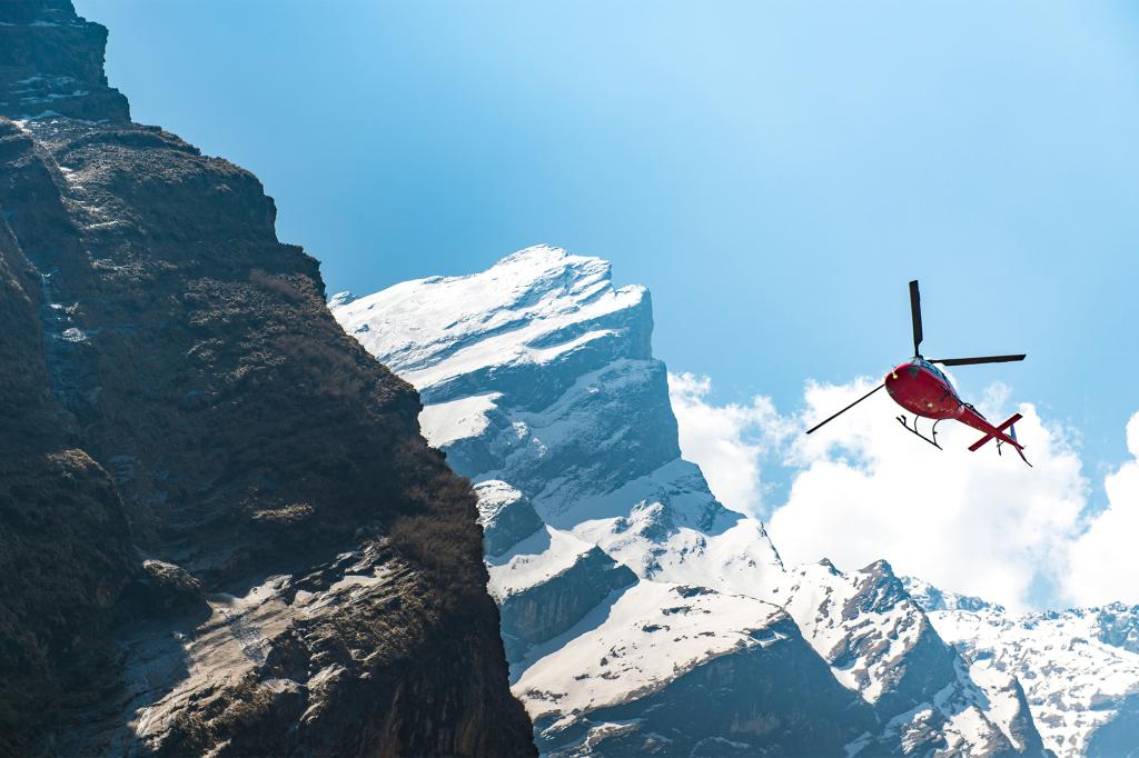 Rescue effort halted for stuck climber on treacherous mountain after mountaineer dies trying to help her: reports