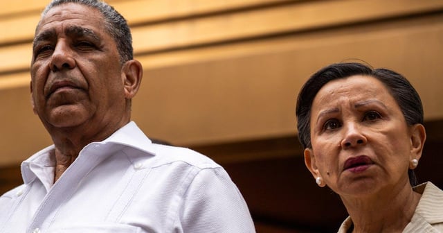ICE Traps Congressional Democrats Trying to Visit Detention Center