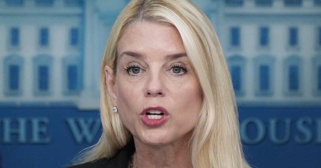 Pam Bondi Roasted Over 'Bulls**t' Claim About D.C. Residents Thanking Federal Officers | The U.S. attorney general claimed Monday on Fox Business that locals are walking up to law enforcement on the street and "whispering" their gratitude.