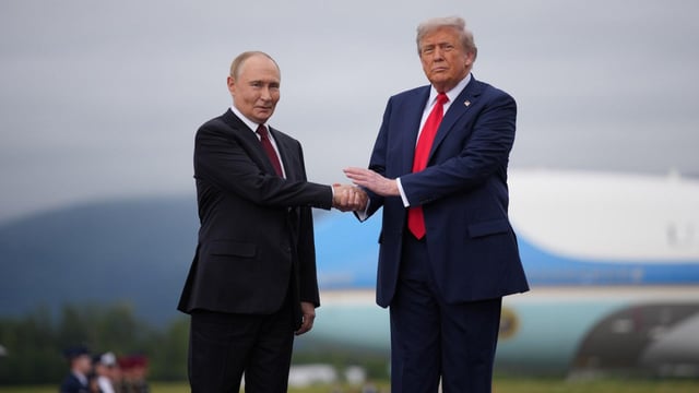 Trump-Putin Summit Documents Were Left in a Hotel Printer