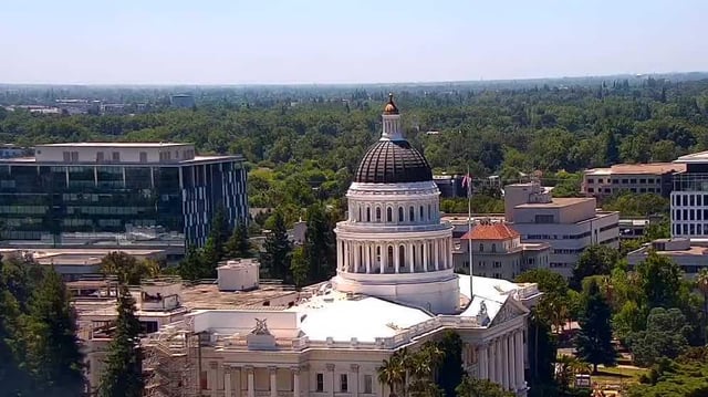 California Senate passes bill that makes it a crime for lawmakers to sign NDAs