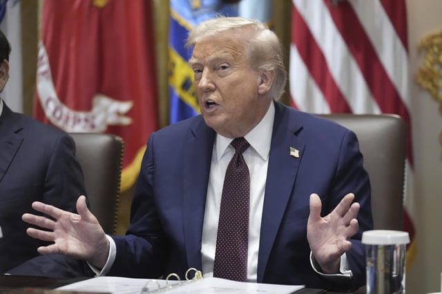 Donald Trump posting week-old photo raises eyebrows amid health speculation