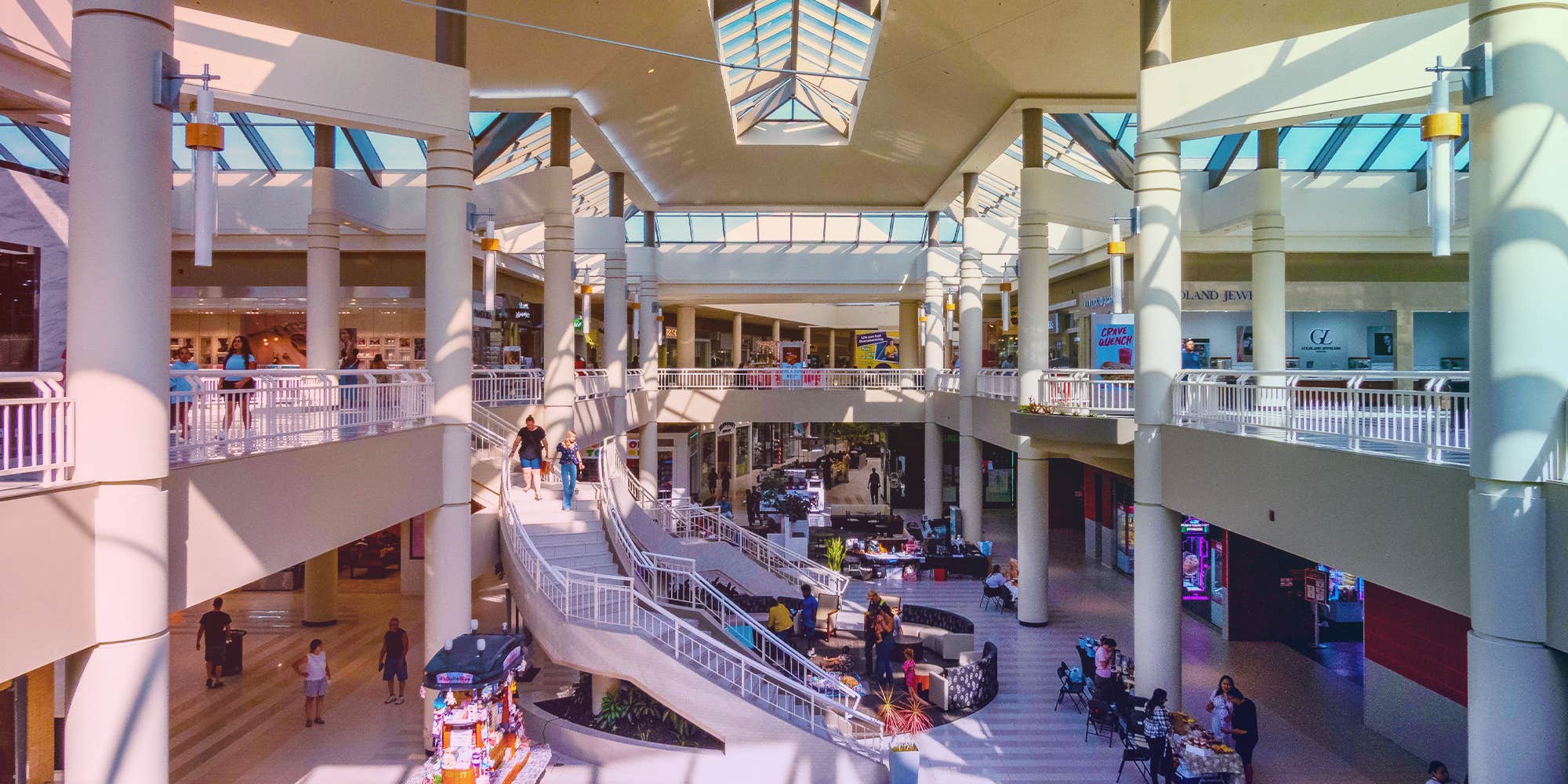 People having the same exact dreams as mine": Social media users are discussing having similar recurring dreams in a "mall world