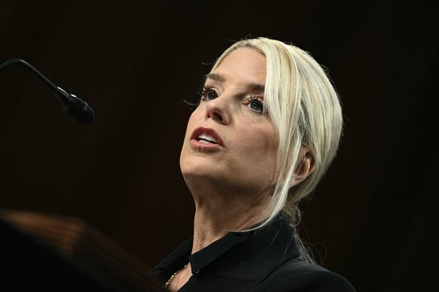 After fiery exchange over Epstein files, Pam Bondi is unable to answer basic questions about immigrants in Chicago