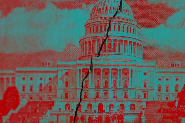As Shutdown Wears On, Trump’s Getting Blamed
