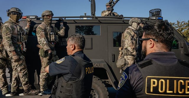 Federal Judge Imposes New Limits on Chicago ICE Arrests Without Warrants