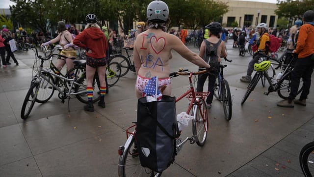 Naked bike riders demonstrate against federal troops in ‘quintessentially Portland’ protest