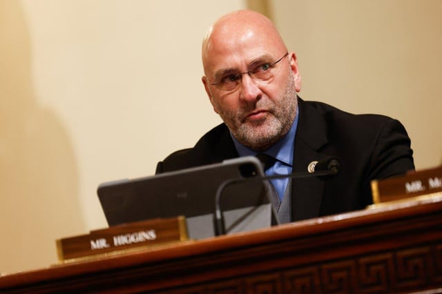 Republican slammed after telling SNAP recipients to "stop smoking crack"