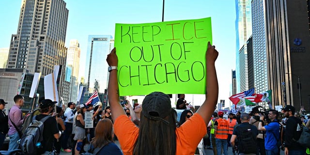 'Surreal Moment for America': ICE Agents in Chicago Drag Children Out of Their Homes, Ransack Building​