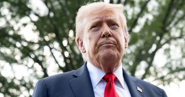 Trump Aides Secretly Panicking About His Looming Political Nightmare