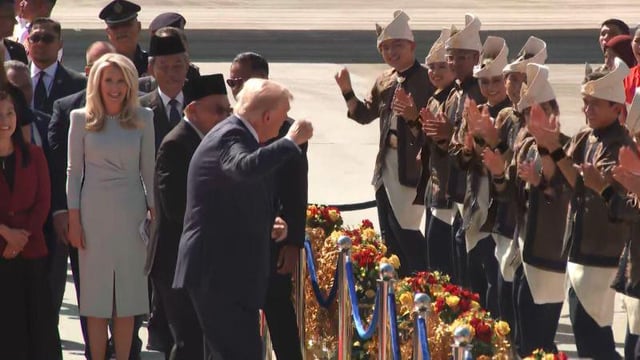 Trump dances on red carpet as he arrives in Malaysia