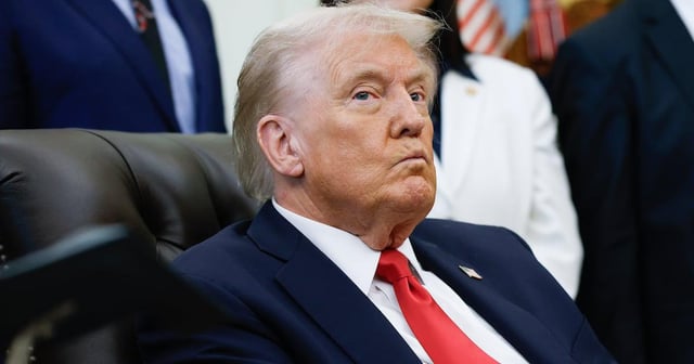 ‘No Kings’ Protesters Flood Over 2,500 Cities to Defy Trump | Millions took to the streets to peacefully and creatively protest Trump’s “authoritarian power grabs.”