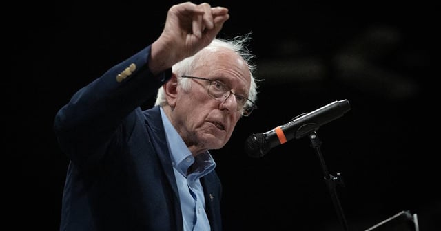 Bernie Sanders: Caving to Trump Would Be “Betrayal” of Constitution