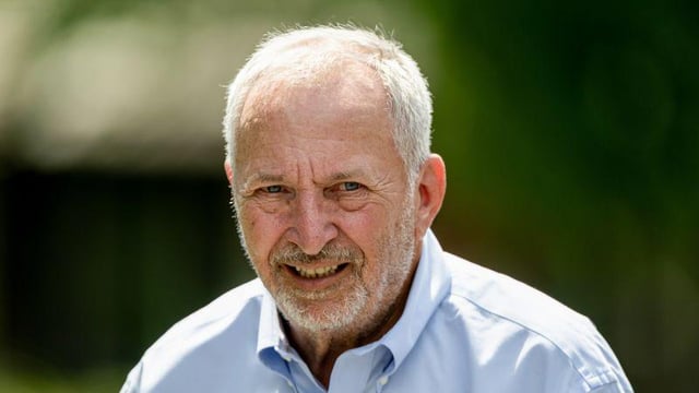 Elizabeth Warren calls on Harvard to sever ties with Larry Summers after new Jeffrey Epstein emails