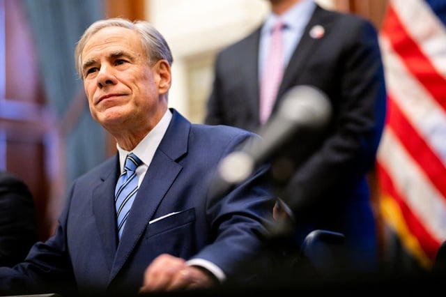 Greg Abbott threatens "100% tariff" on New Yorkers moving to Texas