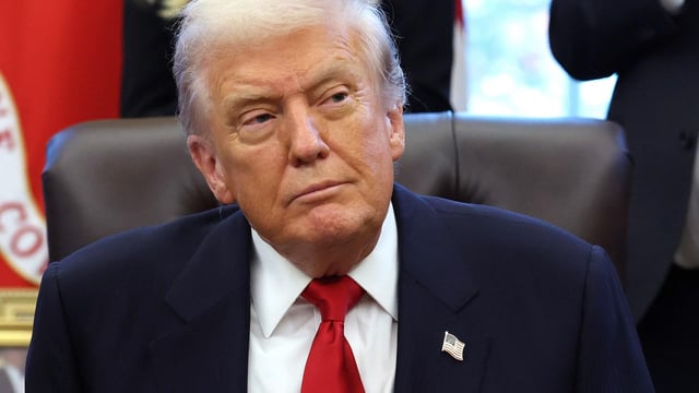 Jeffrey Epstein Emails Reveal Trump ‘Knew’ About Victims | House Democrats released correspondence in which the convicted sex offender wrote that the president "spent hours at my house” with a victim