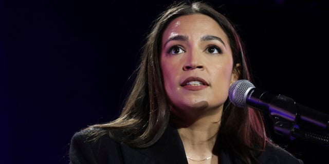 Ocasio-Cortez Notes Schumer’s Role in Democratic Failure That Got ‘Nothing’ in Shutdown Fight