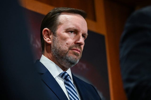 Trump ‘likely to be emboldened’ by 8 Democrats voting to end shutdown, Sen. Murphy says