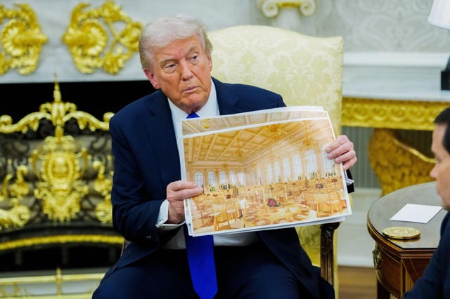Trump's 90,000-Square-Foot Ballroom Plan Puzzles the Experts