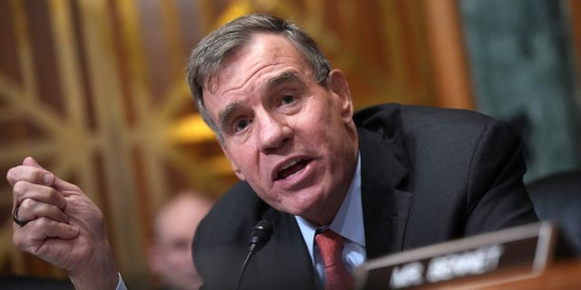 Unemployment could hit 25% among recent grads and trigger 'unprecedented' social disruption thanks to AI, U.S. senator warns