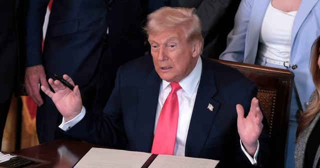 White House Staff Had to Kill Trump’s Physically Impossible Oval Office Change