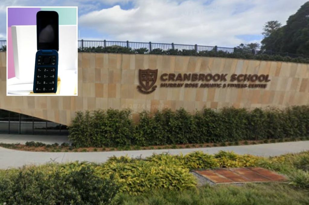 Australia private school bans smart phones, tells parents they can buy Nokia flip phones