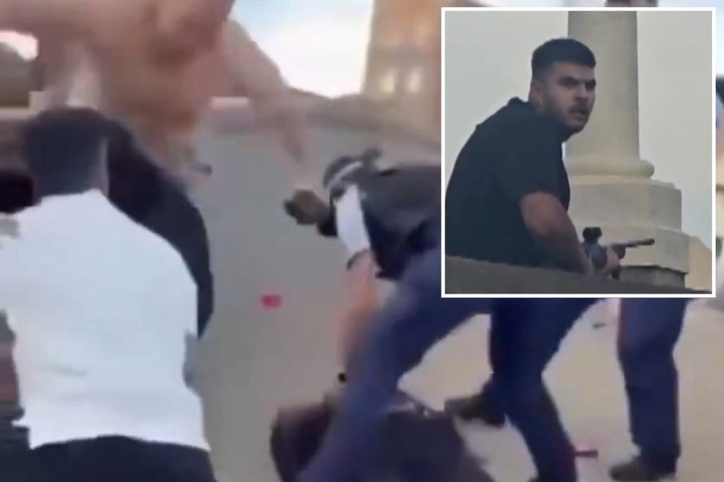 Enraged Aussie stomps on head of Bondi Beach gunman: viral video