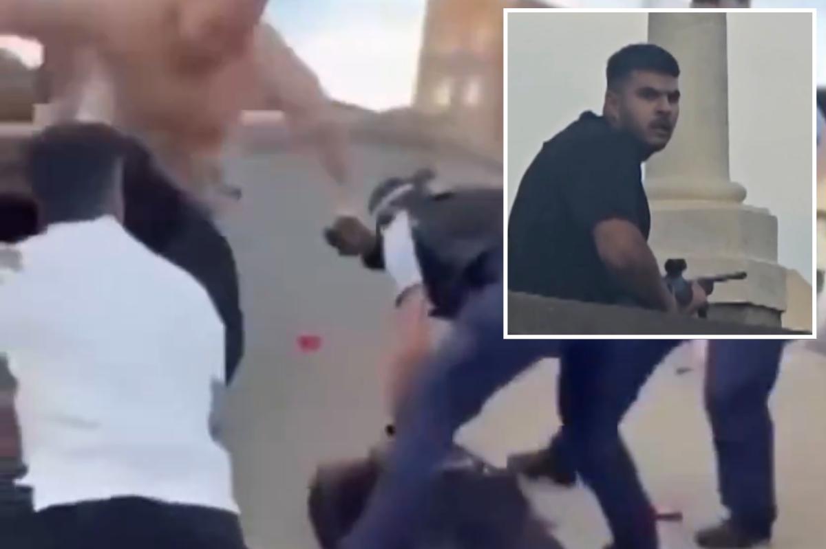 Enraged Aussie stomps on head of Bondi Beach gunman: viral video