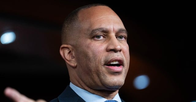 Critics Take Hakeem Jeffries To Task For Praising Trump's Latest Pardon