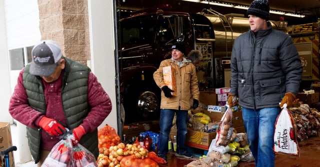 Long lines at the food pantry: Inflation tests Trump’s base in Michigan