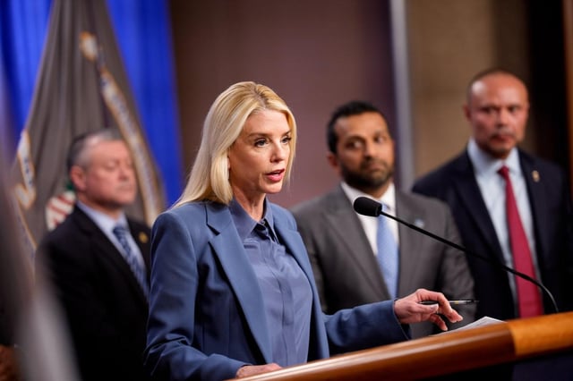 Pam Bondi’s approval rating collapses by 47 points