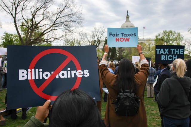 Poll: Voters Say Billionaires Pay Too Little in Taxes, Back Action on Inequality