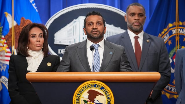 Top Trump FBI officials claimed pipe bombs were an FBI 'inside job'