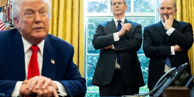 'Trump's Economic Policies Did This': US Business Bankruptcies Surge to 15-Year High | At least 717 US companies filed for bankruptcy through November 2025—the highest figure recorded since the aftermath of the Great Recession.