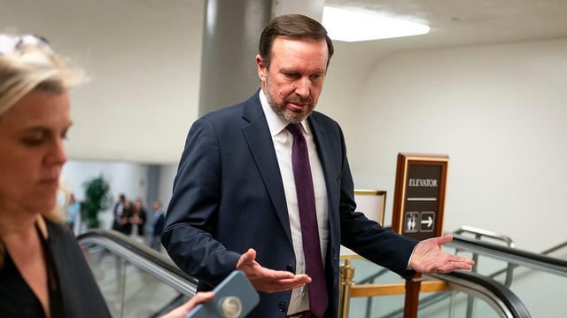 Murphy: Trump ‘has committed 10 times more impeachable offenses’ in this term