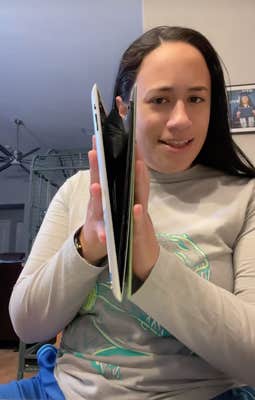 @ur_mom91/TikTok shows off exploded lithium-ion battery in iPad