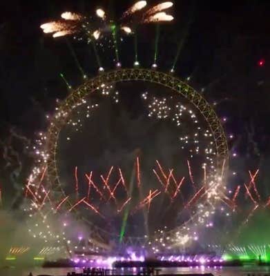 PopCrave/X London NYE Fireworks show 